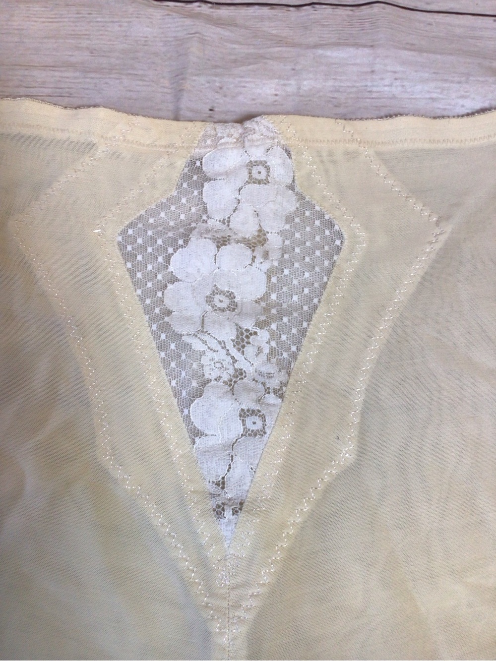 Vintage Vassarette Underneath It All Panty Girdle Shaper Long Leg Size L Lace. - Picture 2 of 10